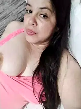 Snapshot of lunanataly chatting on 02-19-25, 03:06 lunanataly online show from 02-19-25, 03:06