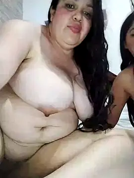 Snapshot of lunanataly chatting on 02-21-25, 11:54 lunanataly online show from 02-21-25, 11:54