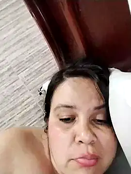 Snapshot of lunanataly chatting on 02-22-25, 03:01 lunanataly online show from 02-22-25, 03:01