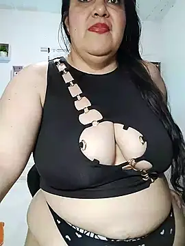 Snapshot of lunanataly chatting on 03-15-25, 06:32 lunanataly online show from 03-15-25, 06:32