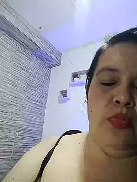 Snapshot of lunanataly chatting on 03-17-25, 08:19 lunanataly online show from 03-17-25, 08:19