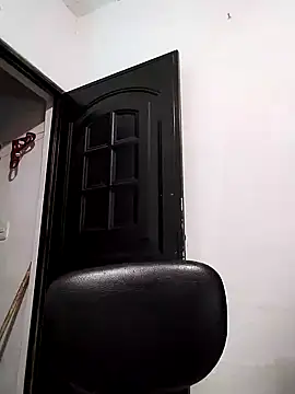 Snapshot of lunanataly chatting on 09-17-25, 08:32 lunanataly online show from 09-17-25, 08:32