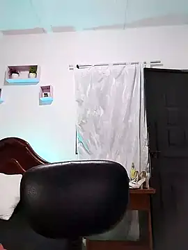 Snapshot of lunanataly chatting on 09-20-25, 06:31 lunanataly online show from 09-20-25, 06:31