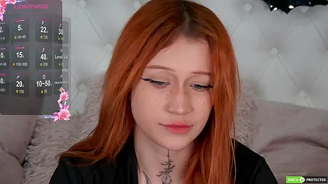 Snapshot of Eva_Cramer chatting on 10-14-25, 01:45 Eva Cramer online show from 10-14-25, 01:45