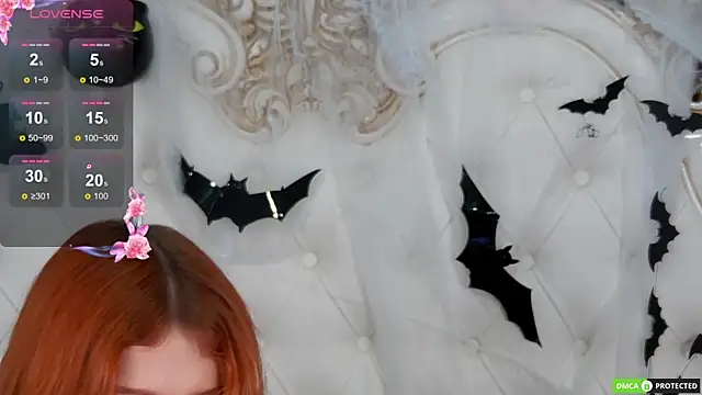 Snapshot of Eva_Cramer chatting on 10-19-25, 02:07 Eva Cramer online show from 10-19-25, 02:07