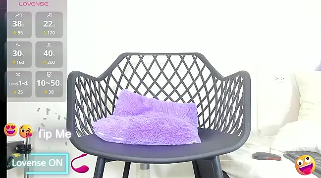 Snapshot of samanta-Little chatting on 01-25-25, 01:32 samanta-Little online show from 01-25-25, 01:32