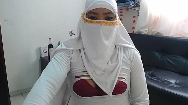 Aaliyah brown online show from 12-20-24, 05:40