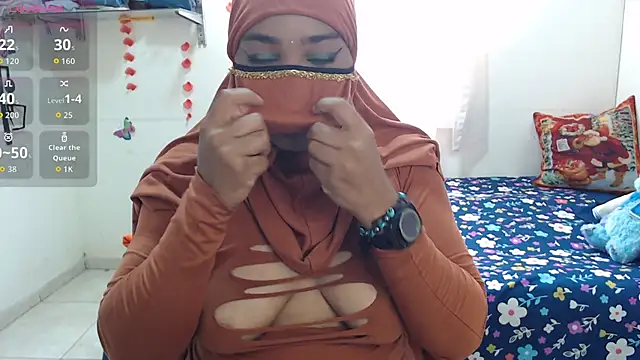 Aaliyah brown online show from 10-21-25, 04:19