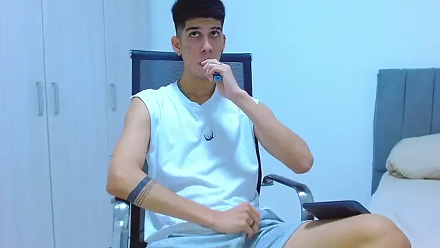 jhony-sex online show from 10-17-25, 06:27