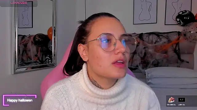 Susan-Sweet-7 online show from 10-24-25, 10:28