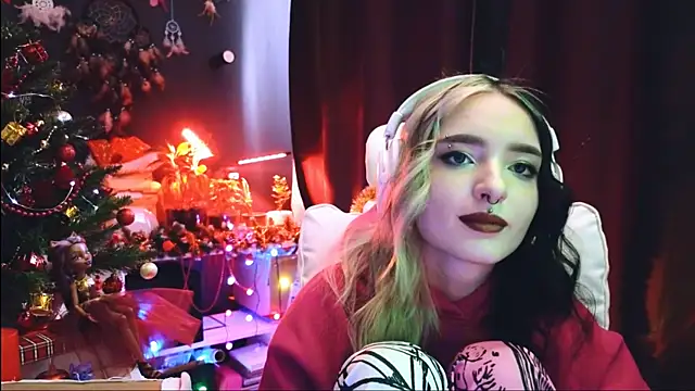 Avi Nile online show from 12-25-24, 05:37