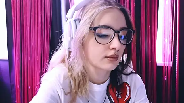 Avi Nile online show from 02-23-25, 02:40