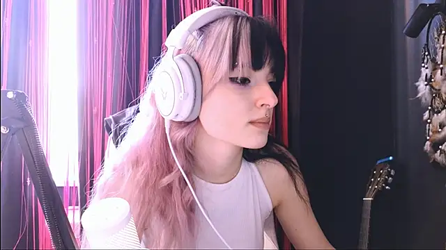 Avi Nile online show from 10-25-25, 05:15