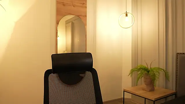 IrisBaker online show from 10-27-25, 09:08