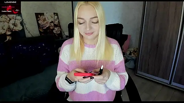 Stella  Cox online show from 10-30-25, 06:37