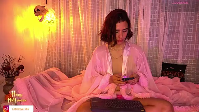 Snapshot of cataleyya_666 chatting on 10-13-25, 01:49 cataleyya 666 online show from 10-13-25, 01:49