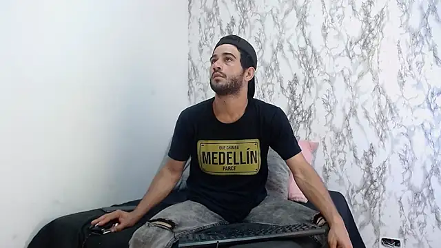 Moon and aaron online show from 02-22-26, 03:40