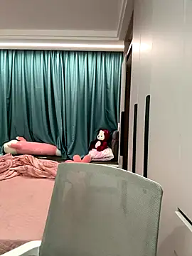 palzkybi123 online show from 10-26-25, 08:20