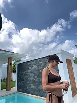 JuicyFruits93 online show from 11-09-25, 06:44