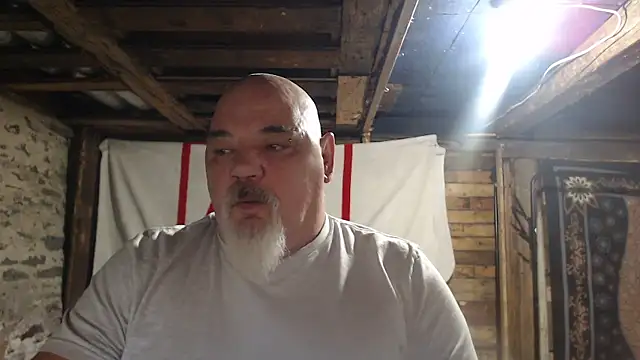 Newfiesausage1972 online show from 01-13-26, 10:09