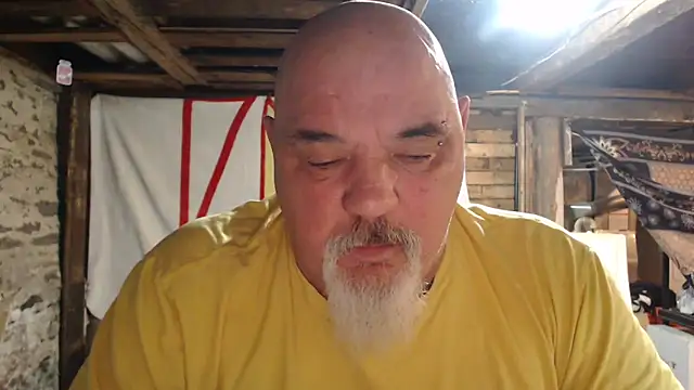 Newfiesausage1972 online show from 02-15-26, 10:58