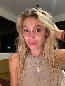 Snapshot of meanexx chatting on 01-21-25, 12:29 meanexx online show from 01-21-25, 12:29