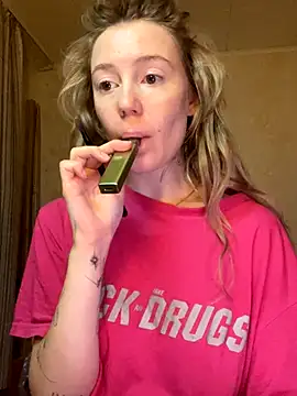 Snapshot of meanexx chatting on 09-24-25, 01:42 meanexx online show from 09-24-25, 01:42