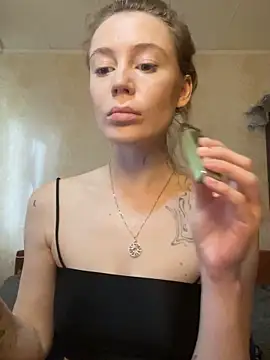 Snapshot of meanexx chatting on 10-01-25, 11:05 meanexx online show from 10-01-25, 11:05