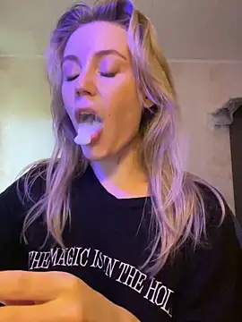 Snapshot of meanexx chatting on 10-08-25, 08:56 meanexx online show from 10-08-25, 08:56