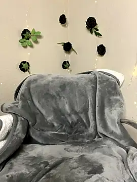 Snapshot of Shuggabutt chatting on 10-03-25, 12:35 Shuggabutt online show from 10-03-25, 12:35