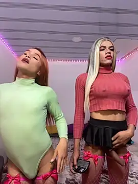 Snapshot of big_girl21cm chatting on 09-11-25, 01:06 big girl21cm online show from 09-11-25, 01:06