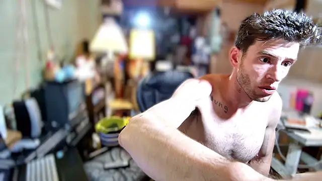 Snapshot of savageconfidence chatting on 09-30-25, 09:03 savageconfidence online show from 09-30-25, 09:03