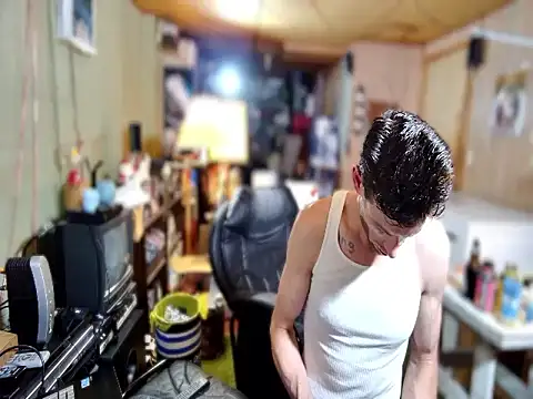 Snapshot of savageconfidence chatting on 10-01-25, 09:04 savageconfidence online show from 10-01-25, 09:04