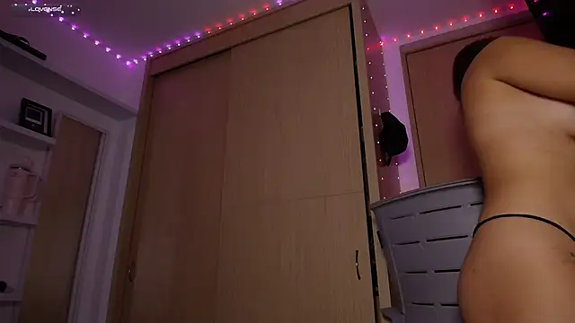 tinysofia  online show from 01-23-25, 11:15