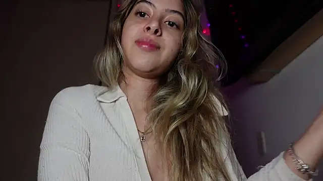 tinysofia  online show from 09-18-25, 11:51