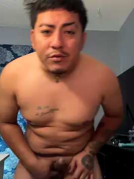 Snapshot of Luisrtrrr chatting on 10-29-25, 02:30 Luisrtrrr online show from 10-29-25, 02:30