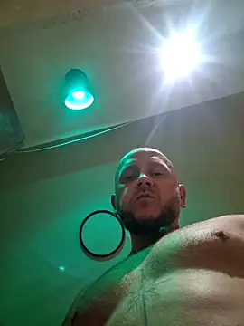 Snapshot of RomWoolf chatting on 12-12-24, 11:47 RomWoolf online show from 12-12-24, 11:47