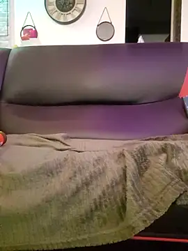 Snapshot of RomWoolf chatting on 03-11-25, 04:40 RomWoolf online show from 03-11-25, 04:40