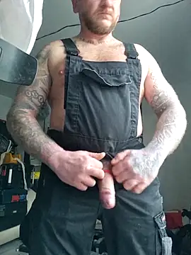 Snapshot of RomWoolf chatting on 03-02-26, 04:58 RomWoolf online show from 03-02-26, 04:58