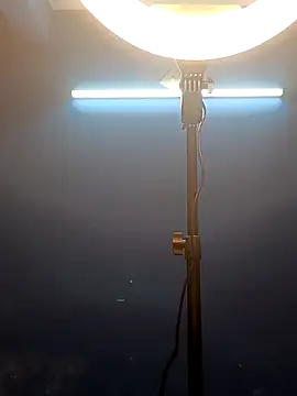 Snapshot of Divya_girl chatting on 01-10-25, 04:44 Divya girl online show from 01-10-25, 04:44