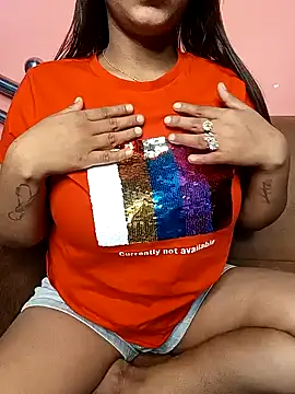 Snapshot of Divya_girl chatting on 01-15-25, 05:40 Divya girl online show from 01-15-25, 05:40