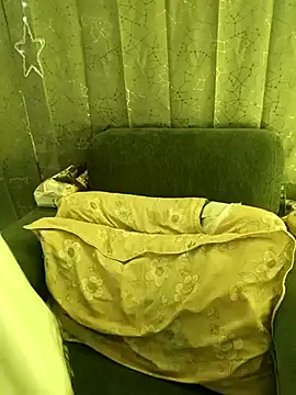 Snapshot of Divya_girl chatting on 03-17-25, 09:44 Divya girl online show from 03-17-25, 09:44