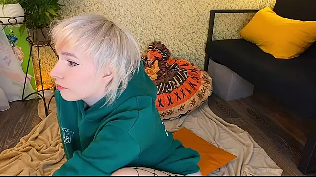 EmmyAmbros online show from 12-16-25, 09:58