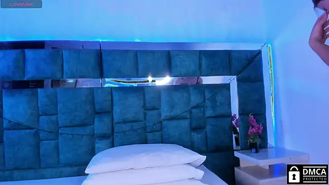 Snapshot of Venus_velez_ chatting on 01-13-25, 01:39 Venus velez online show from 01-13-25, 01:39