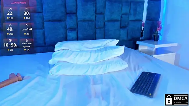 Snapshot of Venus_velez_ chatting on 02-15-25, 01:27 Venus velez online show from 02-15-25, 01:27