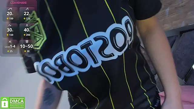 Snapshot of Venus_velez_ chatting on 12-14-25, 01:27 Venus velez online show from 12-14-25, 01:27