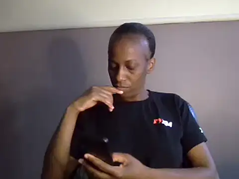 Snapshot of AfricanPrincesss2 chatting on 12-31-24, 04:38 AfricanPrincesss2 online show from 12-31-24, 04:38