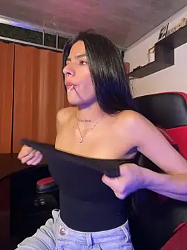 Snapshot of liss_hot_ chatting on 10-06-25, 09:45 liss hot online show from 10-06-25, 09:45