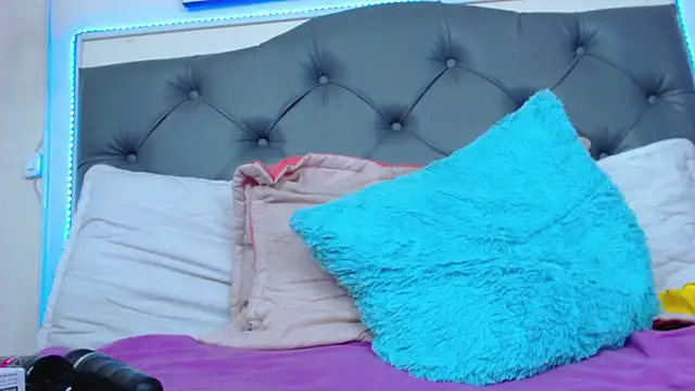 mia xx1 online show from 12-11-24, 06:47