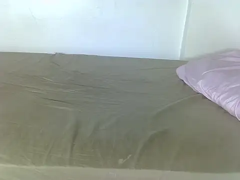 laetitia  online show from 11-29-25, 02:42